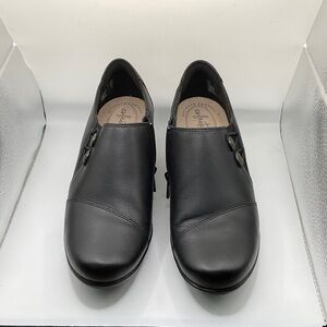 Clarks Women’s Slightly Used Black Slip-On Loafers, Size 8